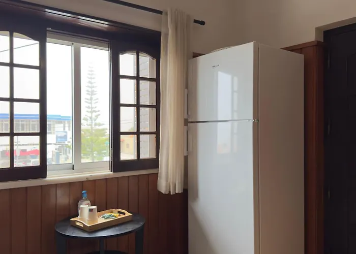 Ensuite 3 Laranja Frente Rochedo Pensionat