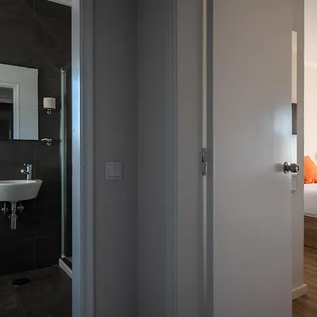 Ensuite 3 Laranja Frente Rochedo *